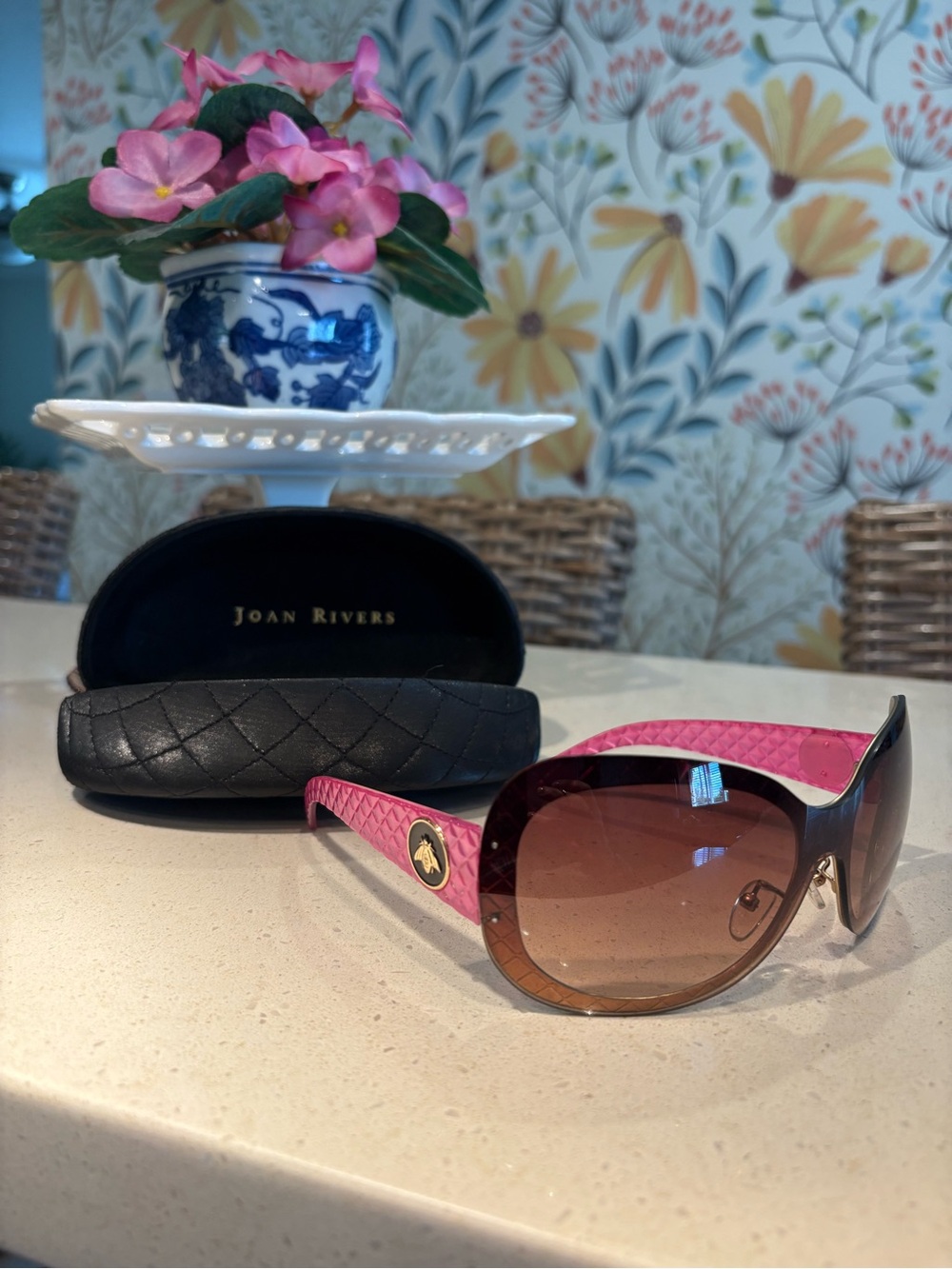 Joan Rivers Women's Gradient Pink/Brown Oversized Sunglasses - Picture 2 of 11
